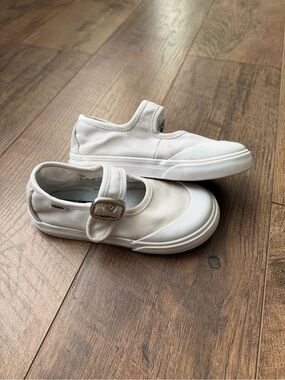 Vans Kids White Mary Jane Canvas Sneakers with Buckle